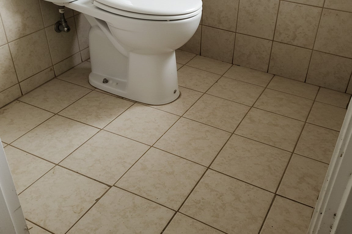 How to clean tile floors in the bathroom