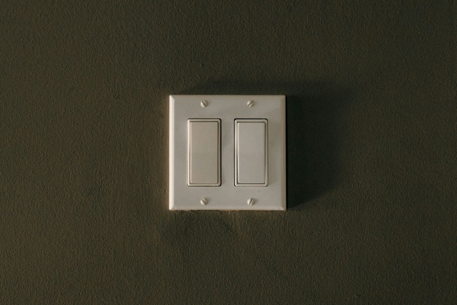 How to clean light switches and remotes