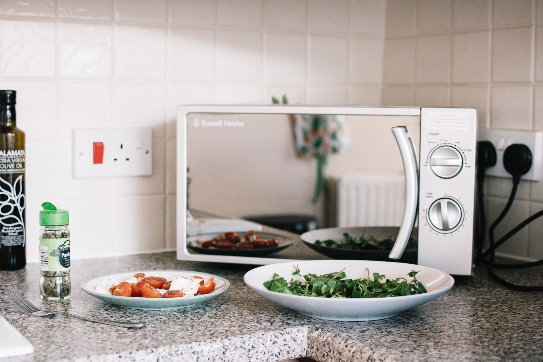 How to clean a microwave