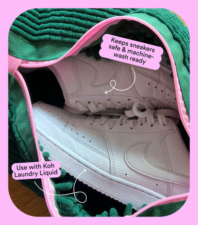 Koh Shoe Washing Bag in use